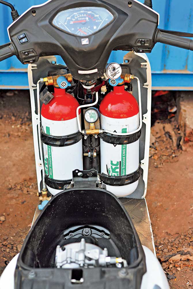 activa scooty average